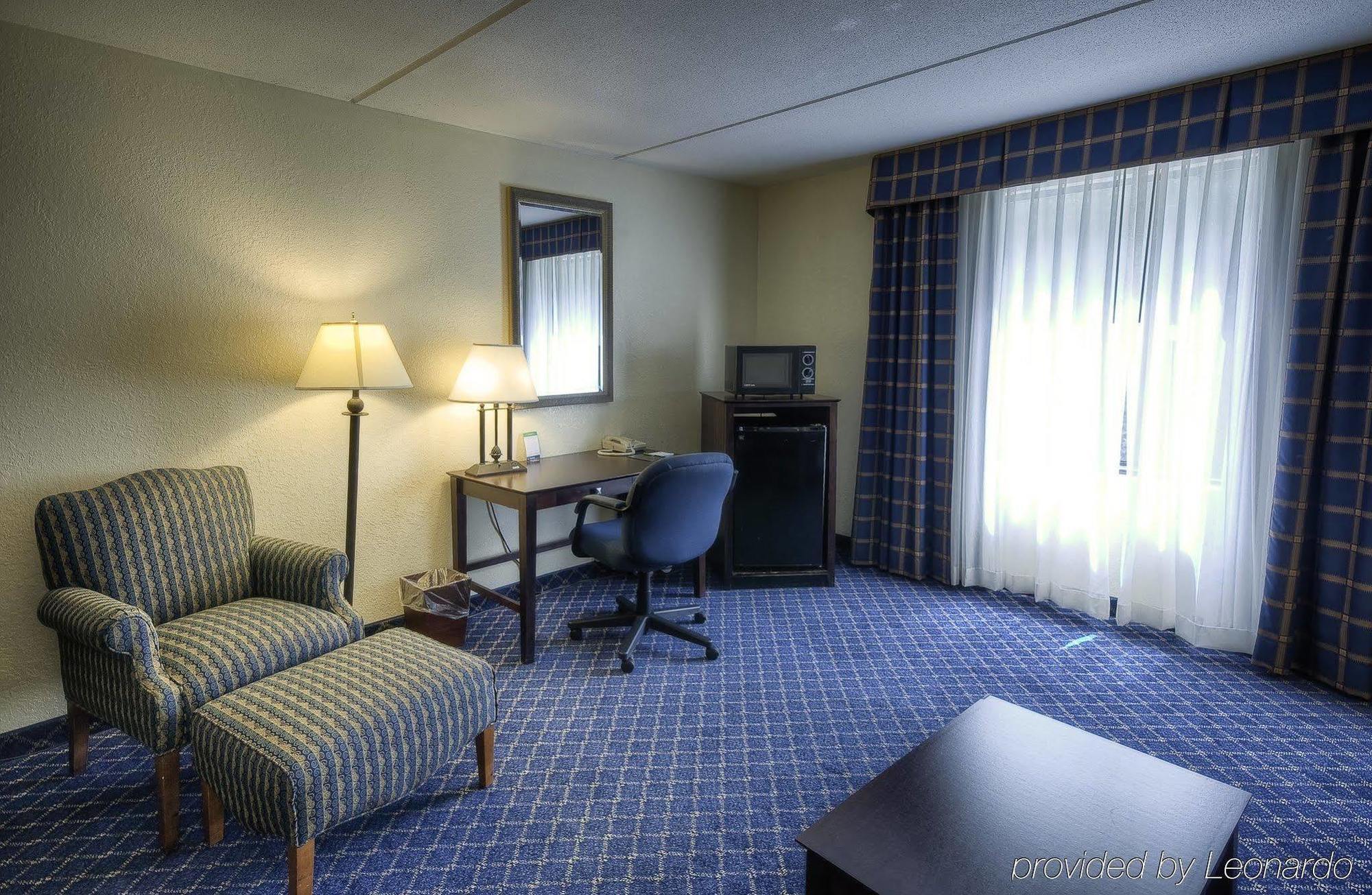 Hotel Boxboro Regency Boxborough Habitación foto